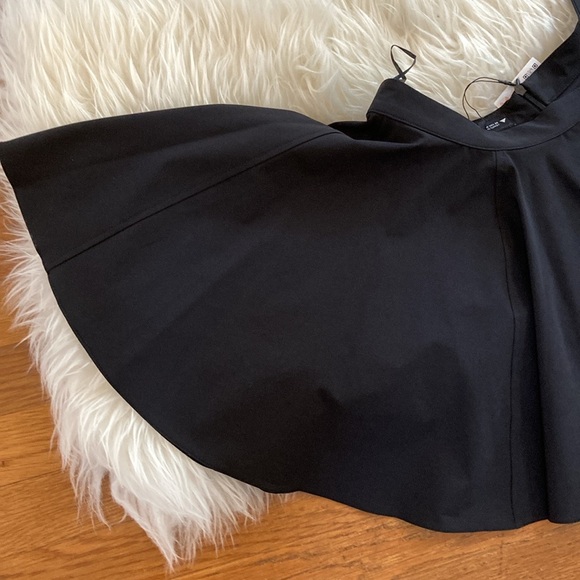 Zara Full Pleat-Look Mini Skirt - Picture 4 of 9